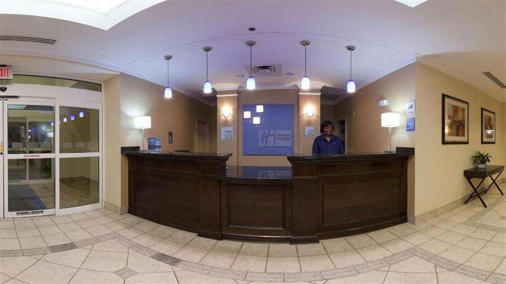 Holiday Inn Express Hotel & Suites Dublin By Ihg Esterno foto