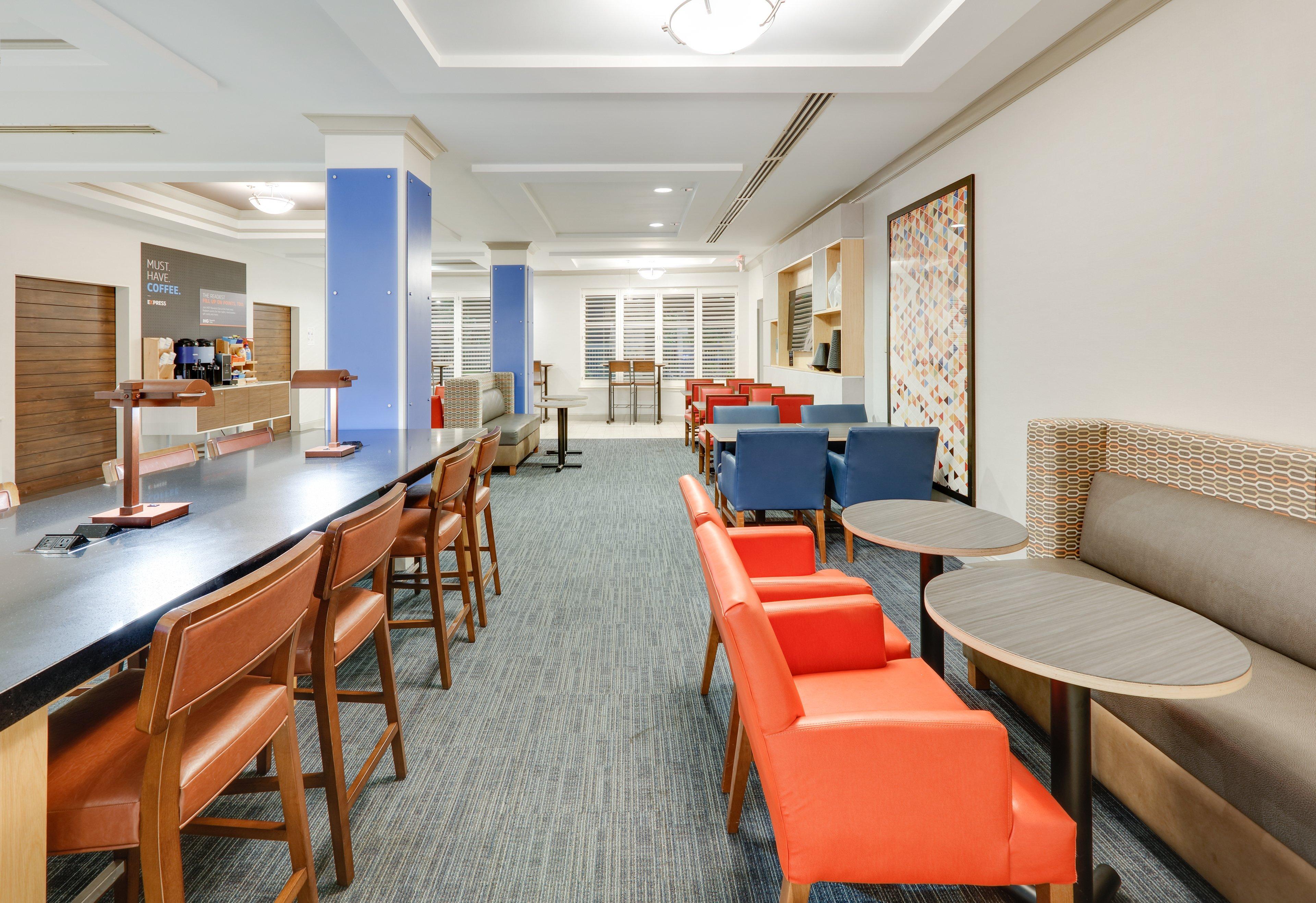 Holiday Inn Express Hotel & Suites Dublin By Ihg Esterno foto