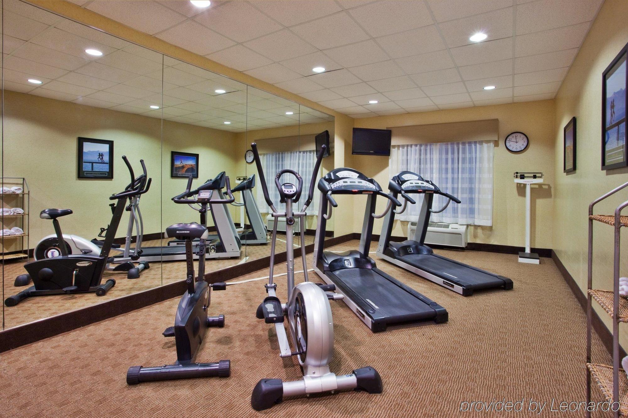 Holiday Inn Express Hotel & Suites Dublin By Ihg Esterno foto