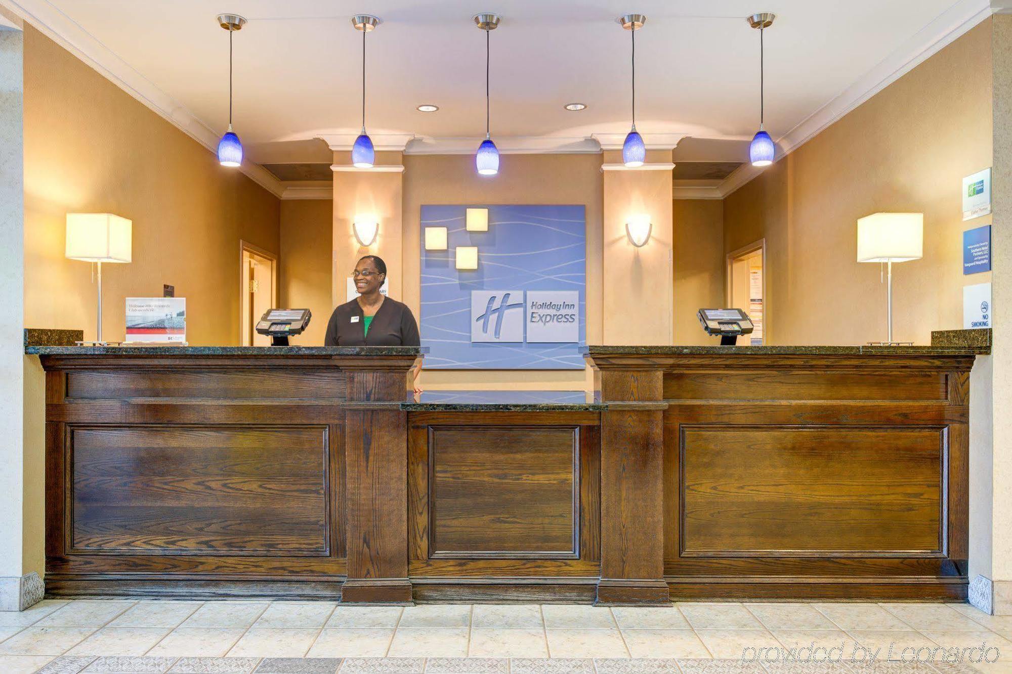Holiday Inn Express Hotel & Suites Dublin By Ihg Esterno foto
