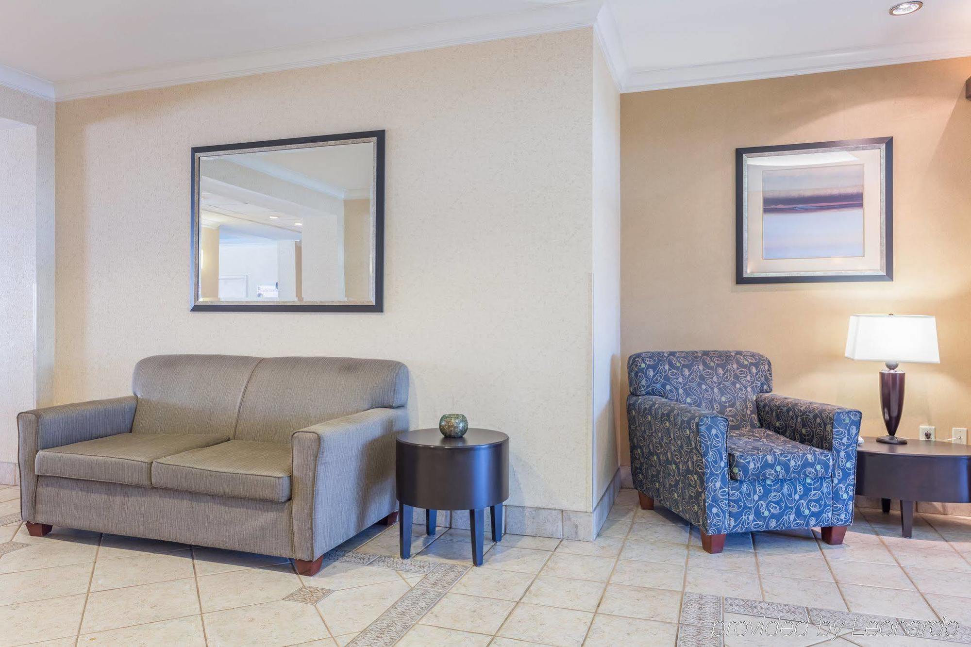 Holiday Inn Express Hotel & Suites Dublin By Ihg Esterno foto
