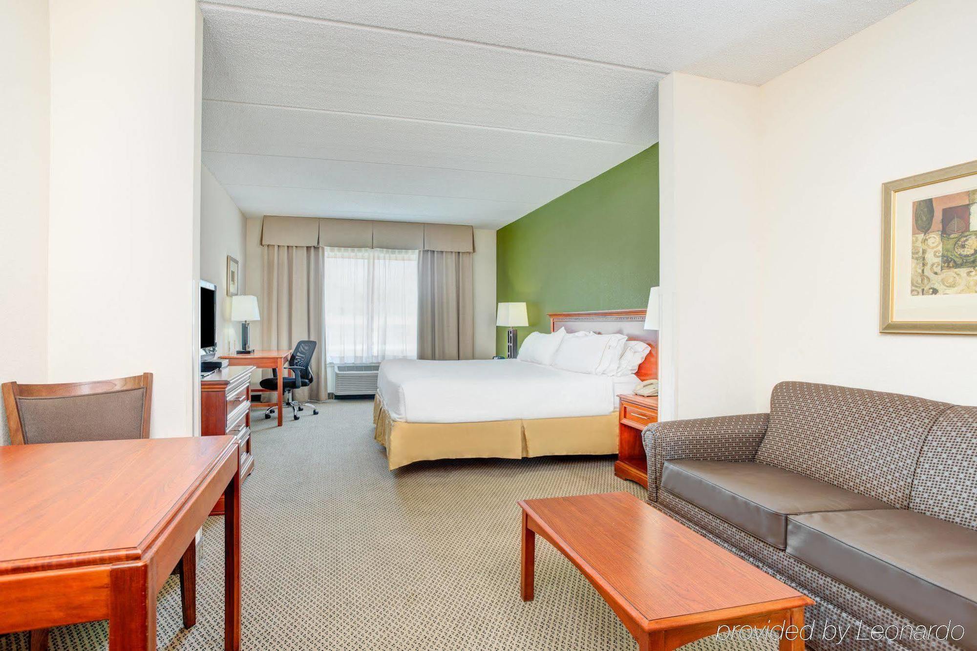 Holiday Inn Express Hotel & Suites Dublin By Ihg Esterno foto