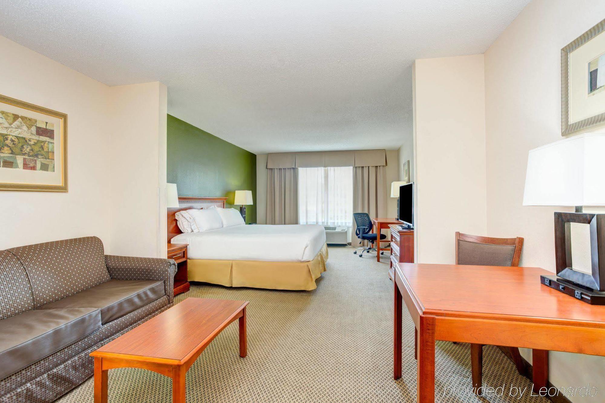 Holiday Inn Express Hotel & Suites Dublin By Ihg Esterno foto